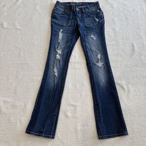 Ariya Jeans Distressed Low Rise Boot Jeans 5/6 Button Flap Embroidered Pockets